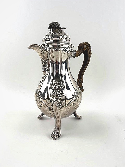 Cafetière en argent massif au poinçons de la ville de MONS 1777 