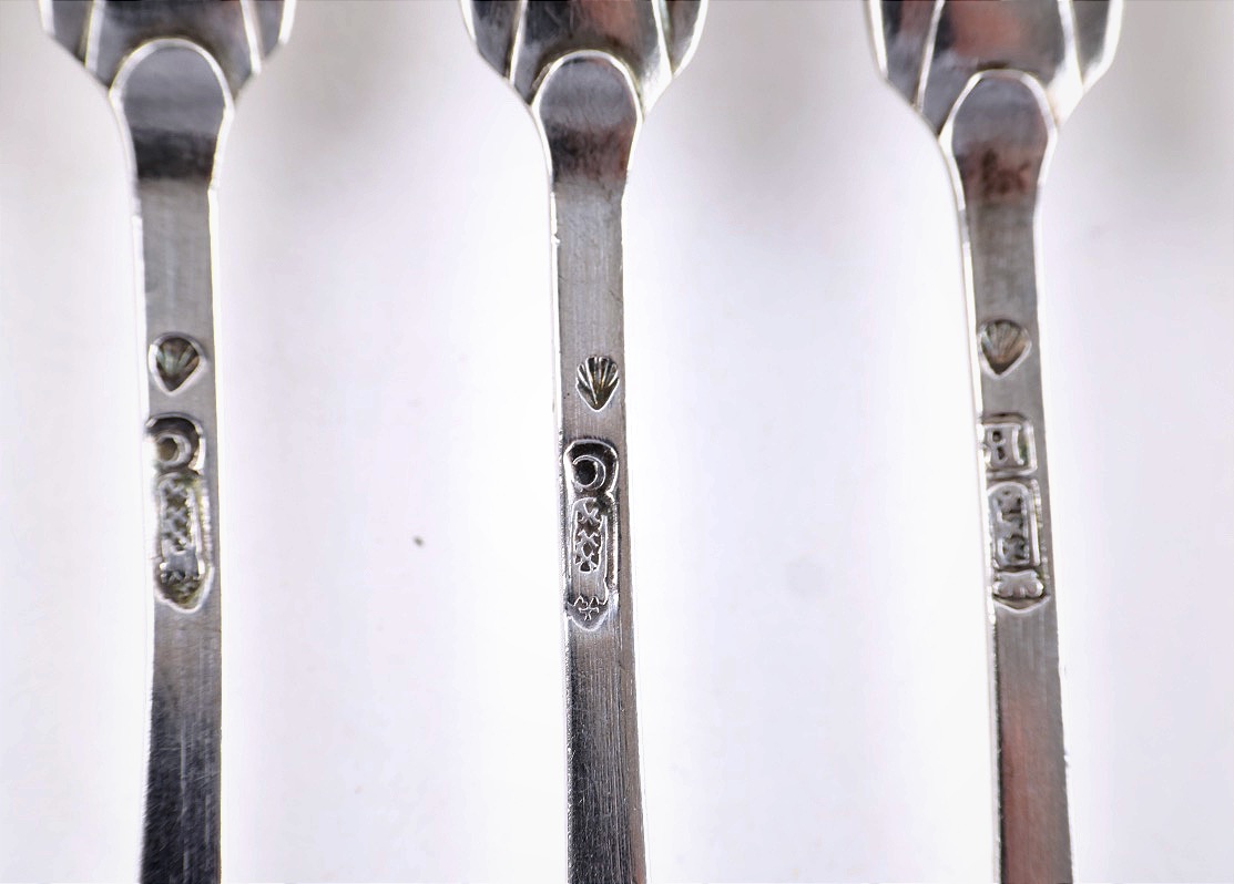 6 Petite fourchette à confiture en argent, Cornelis Couturier,  Amsterdam, 1735–37-photo-2