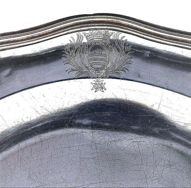 3 plat en argent du 18 siècle au blason du Charles-François de Calvière (1693-1777) PARIS-photo-2