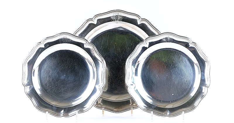 3 plat en argent du 18 siècle au blason du Charles-François de Calvière (1693-1777) PARIS