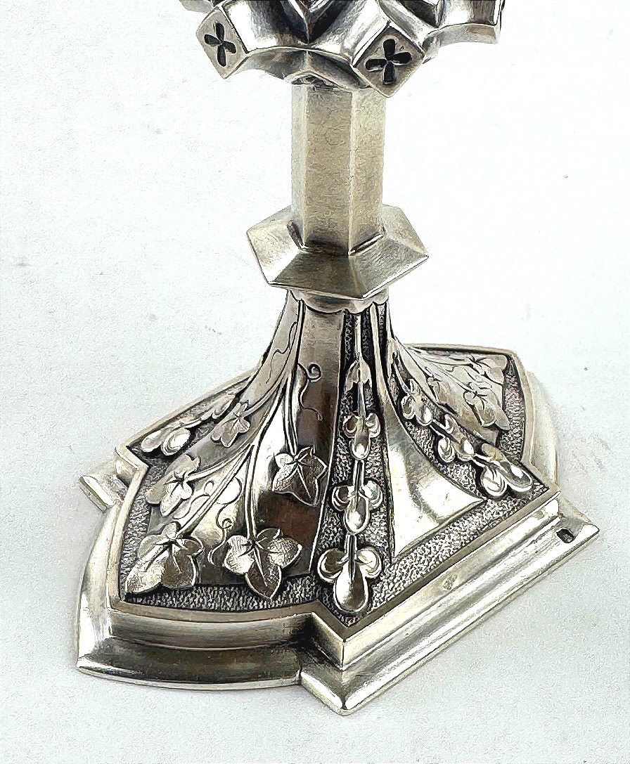 Paire de bougeoirs en argent de style néo-gothique, par Marie Thierry (fils), Paris-photo-4