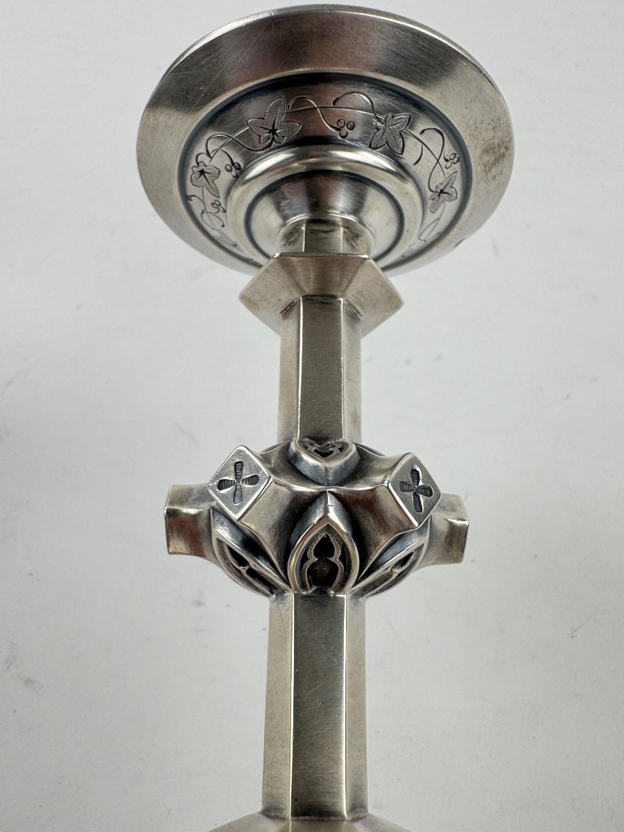 Paire de bougeoirs en argent de style néo-gothique, par Marie Thierry (fils), Paris-photo-4