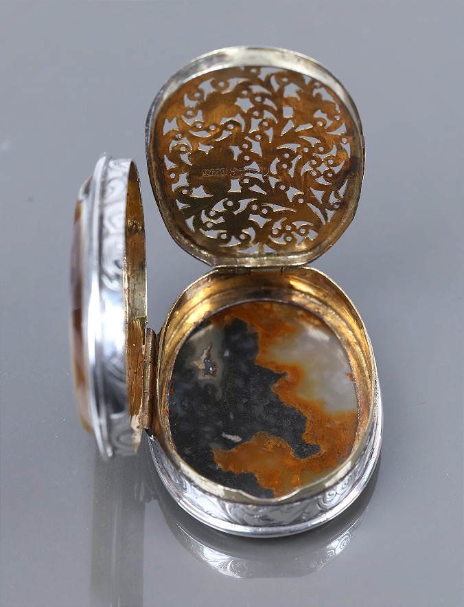 Solid Silver And Agate Vinaigrette, 1845, By Silversmith Nathaniel Mills—birmingham-photo-3