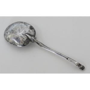 Rotterdam - Dutch - 17th Century A Rare Silver Hoof Spoon. 