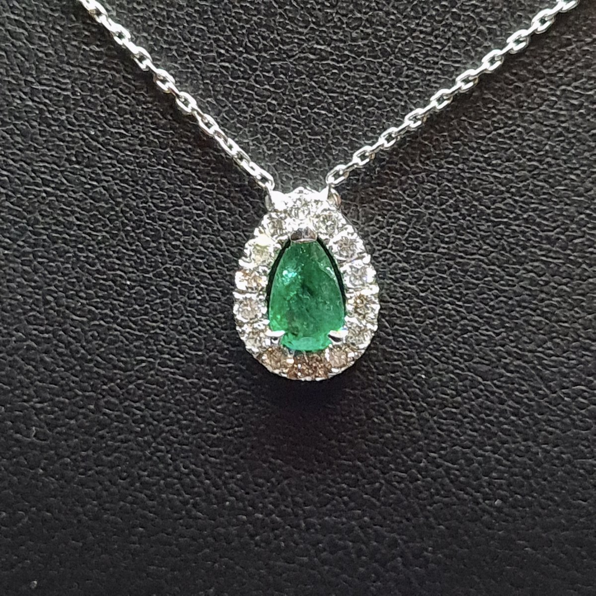 0.50 Carat Emerald \u0026 Diamonds Necklace 