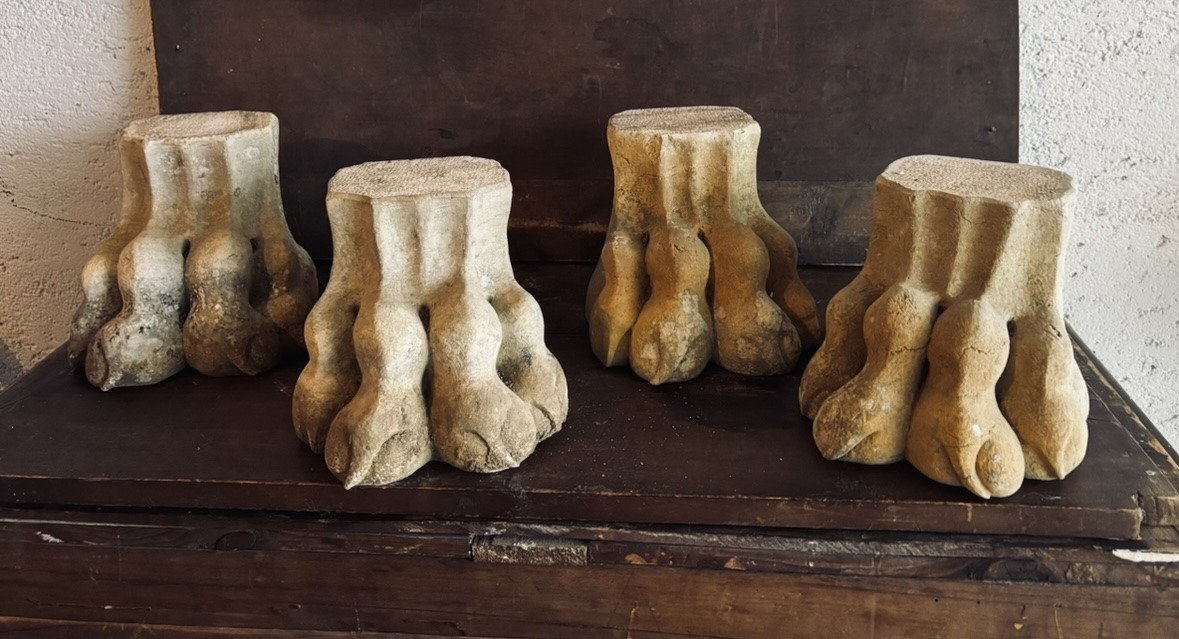 Sculpture De 4 Pieds De Lion En Pierre 19 E -photo-2
