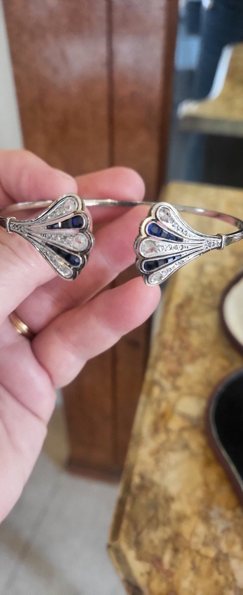 Art Deco Bangle In 18k White Gold With Sapphires And Diamonds-photo-2