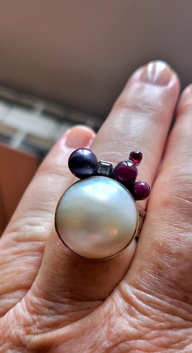 Vintage Ring - Carbochon Rubies, Mabé Pearl Set In Silver-photo-3