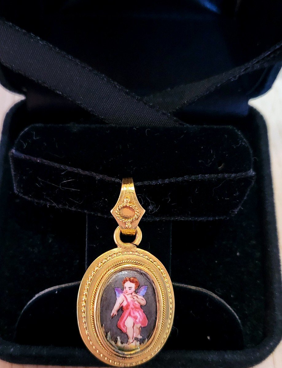 Napoléon 111 Pendant With A Painted Cherub.-photo-4
