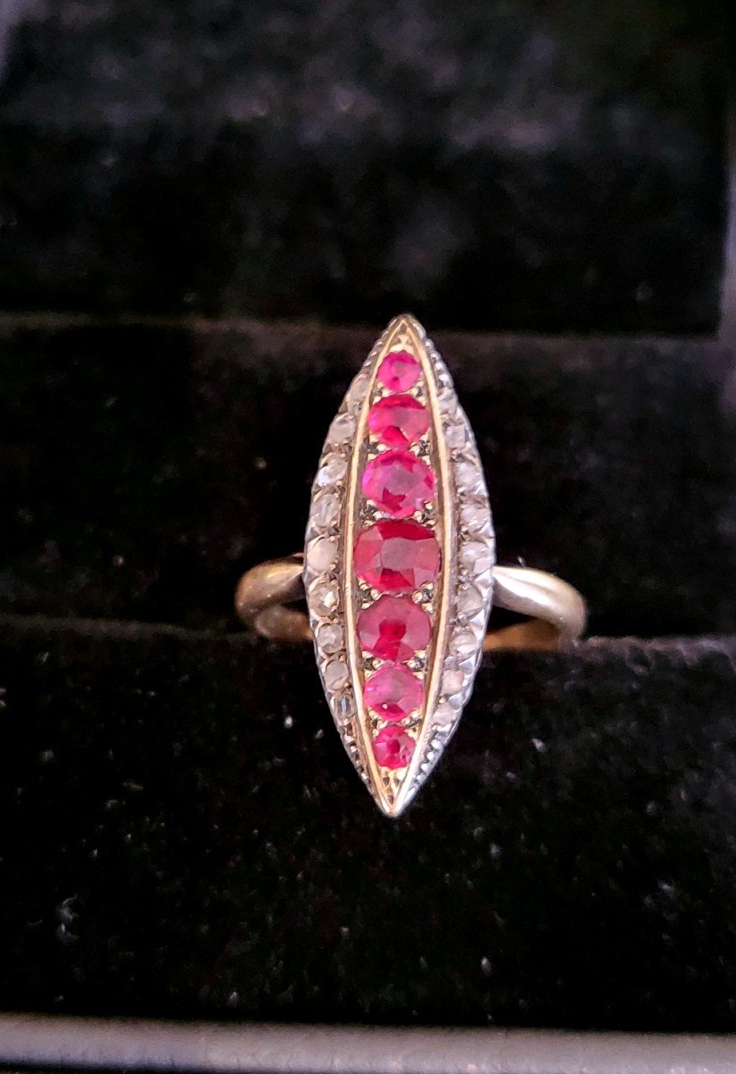 Belle Epoque "Navette " Bague En Or 18ct,  Rubis Et Diamants 