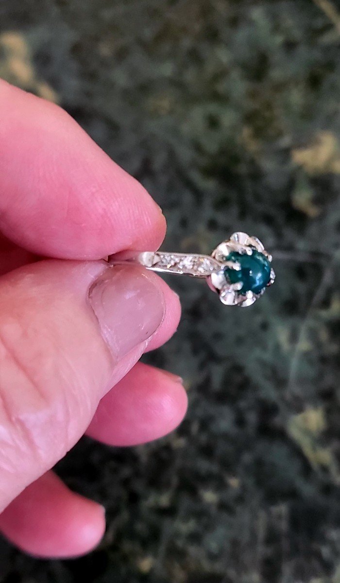 Art Deco Ring In Platinum With A Carbochon Emerald And Diamonds -photo-2