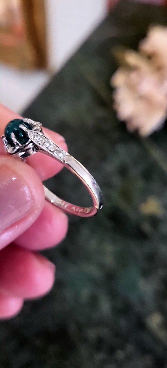 Art Deco Ring In Platinum With A Carbochon Emerald And Diamonds -photo-3