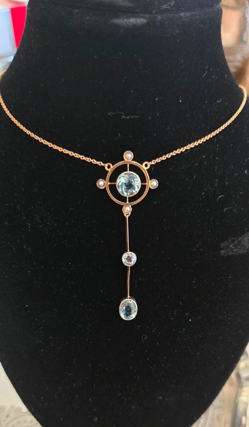 Belle Epoque Collier Serti d'Aigue-marines En Or.