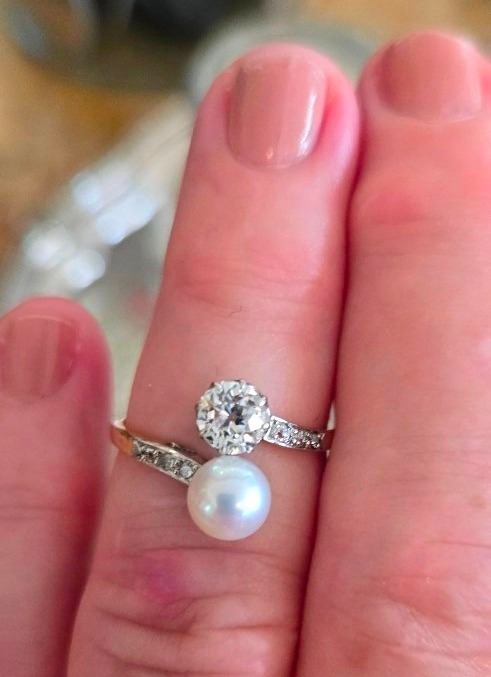 "toi Et Moi" Belle époque Ring In 18ct Gold Set With An Old European Cut Diamond And A Natural -photo-1