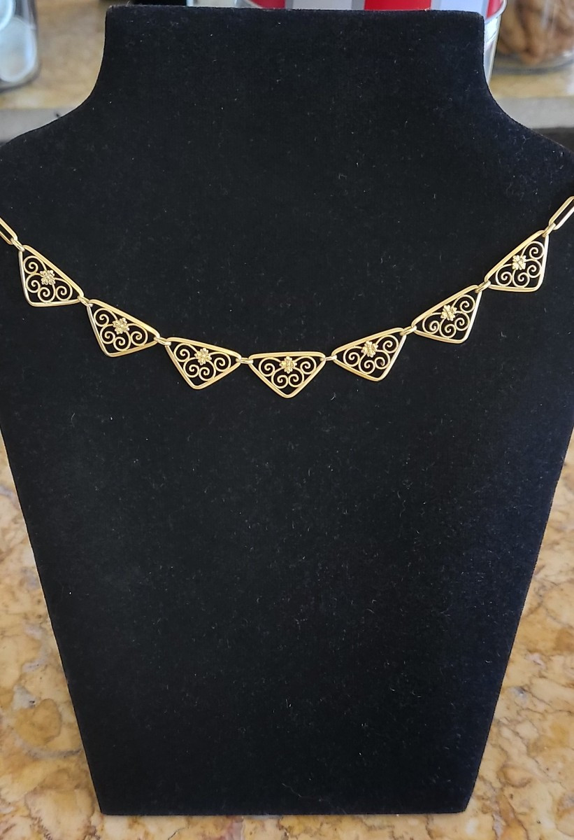 Art Deco - 18 Carat Gold Necklace