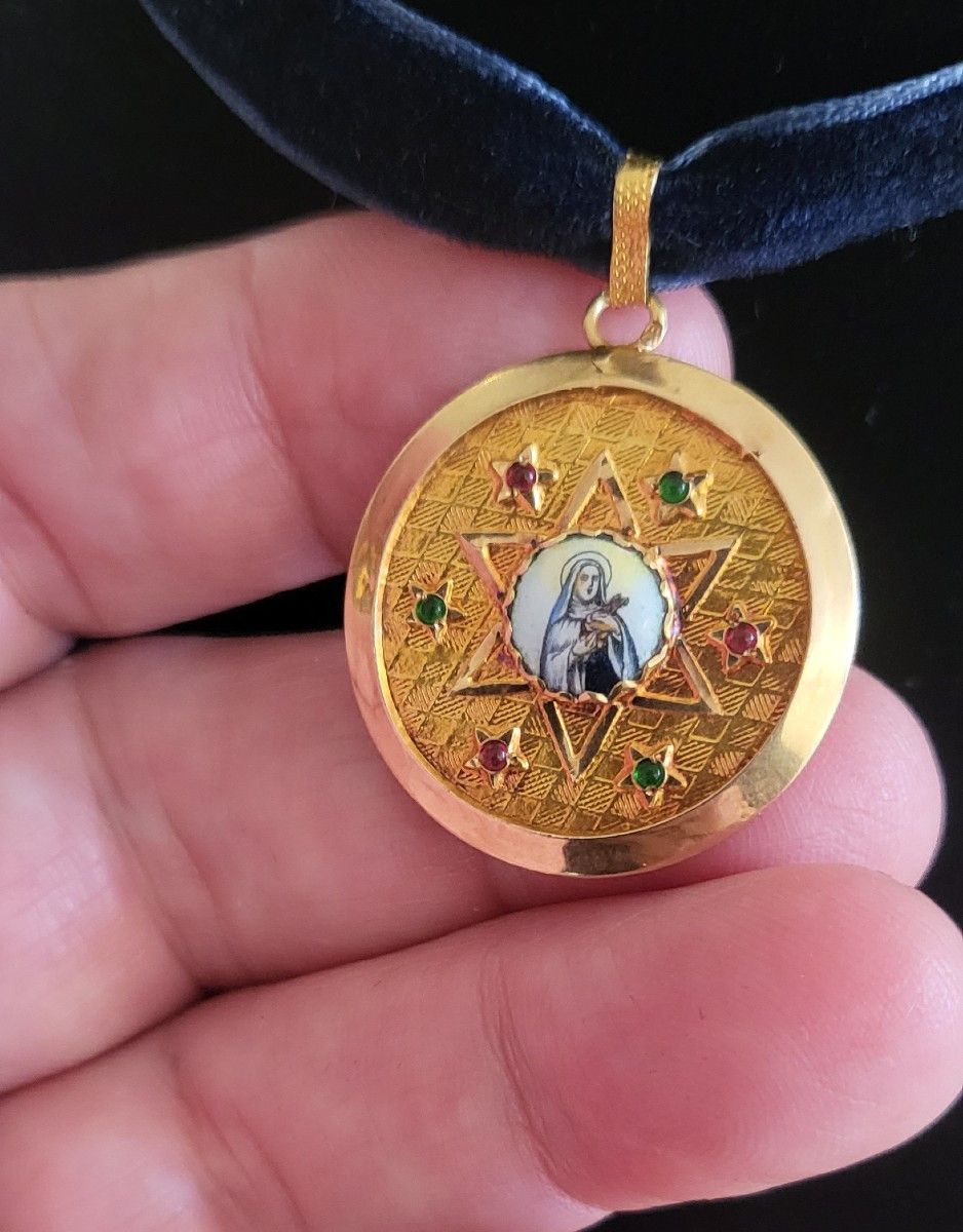 Vintage 19.2 Carat Gold Pendant Set With A Porcelain Plaque -photo-3