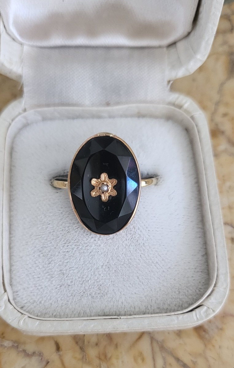 Antique Onyx Ring Set In 18-carat Gold -photo-3