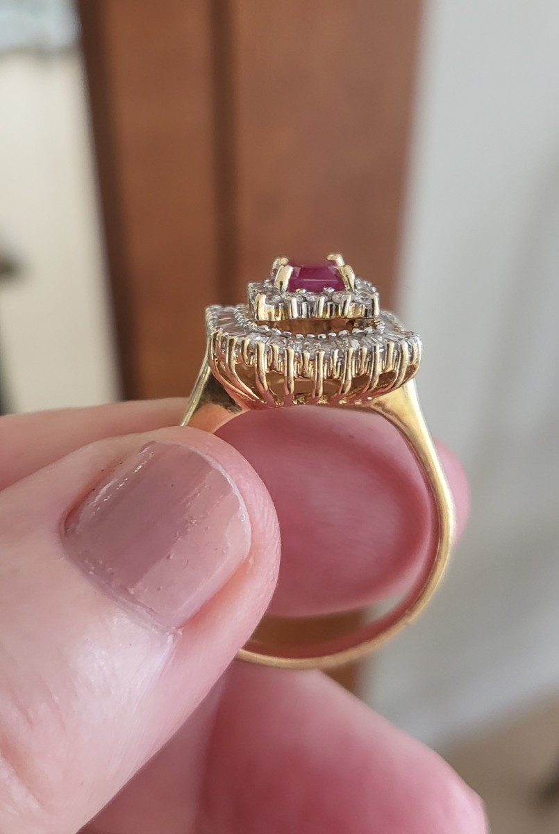 "cocktail" Ring Set With A Ruby Surrounded By Diamonds In 18ct Gold -photo-4