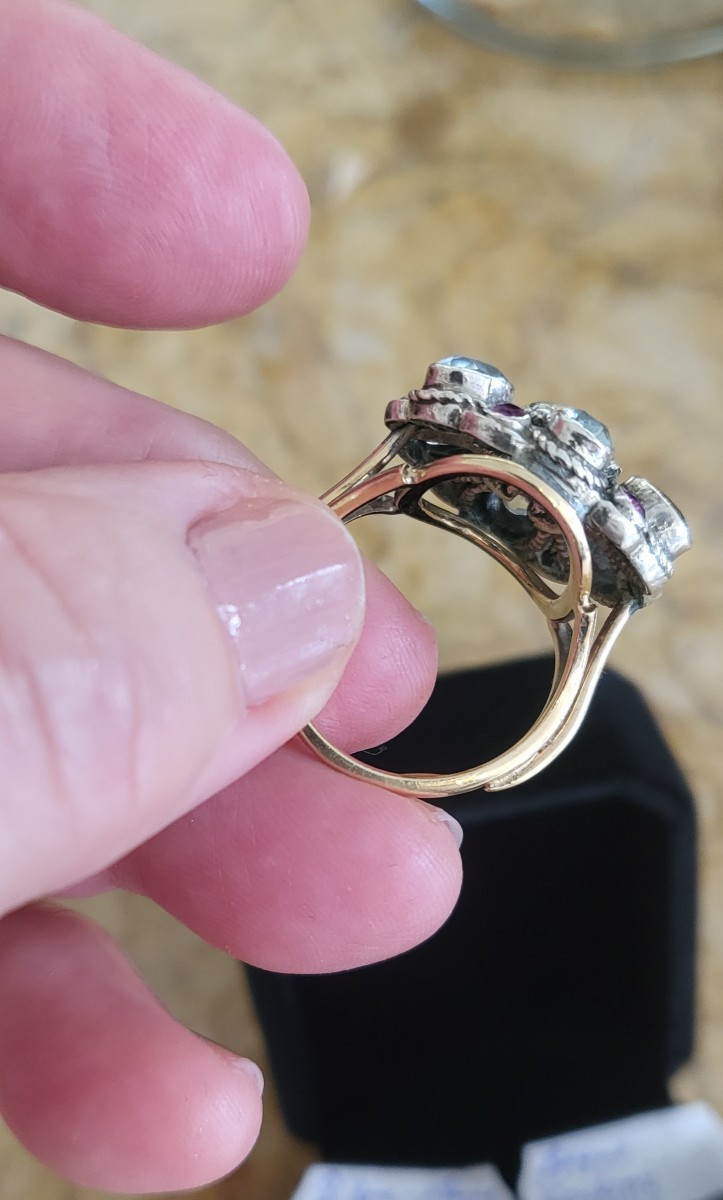 Bague "Cocktail "  avec Saphirs, Rubis en Or et Argent-photo-3