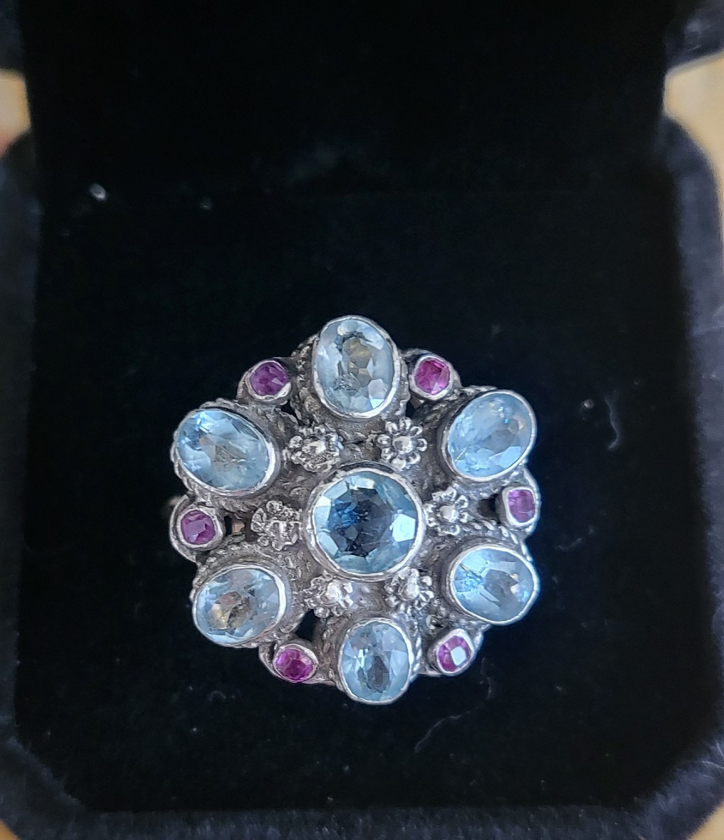 Bague "Cocktail "  avec Saphirs, Rubis en Or et Argent