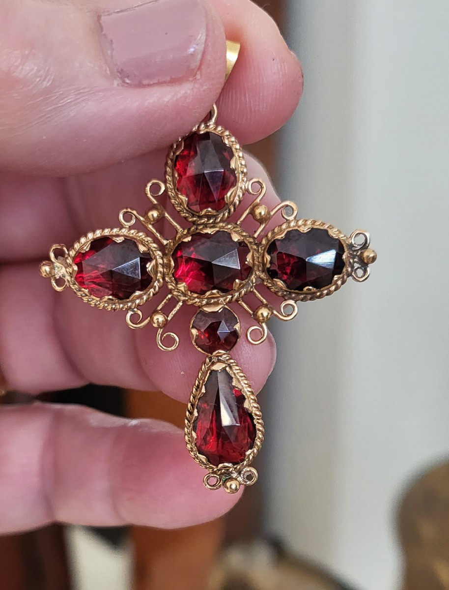 Perpignan Garnet Cross In 18ct Gold, In Paillon -photo-1