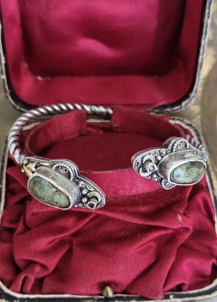 Un Bracelet Régional Provençal Français, en Argent et Turquoise 