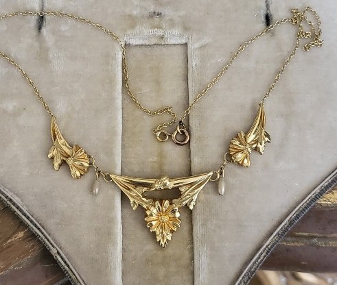 Art Nouveau 18ct Gold Necklace 