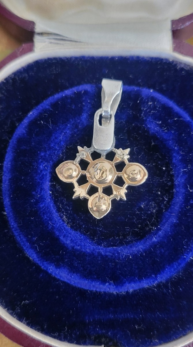 Georgian Pendant In Foiled Silver Set With Rose Cut Diamonds -photo-4