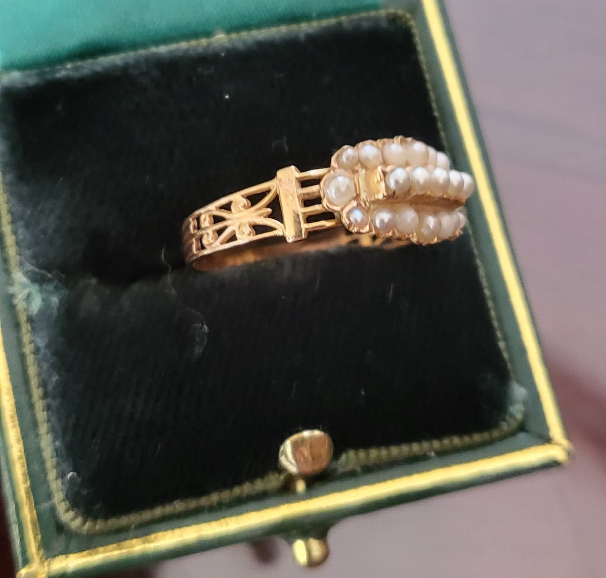 Louis-phillipe 18ct Gold Ring Set With Small Fine Seed Pearls-photo-3