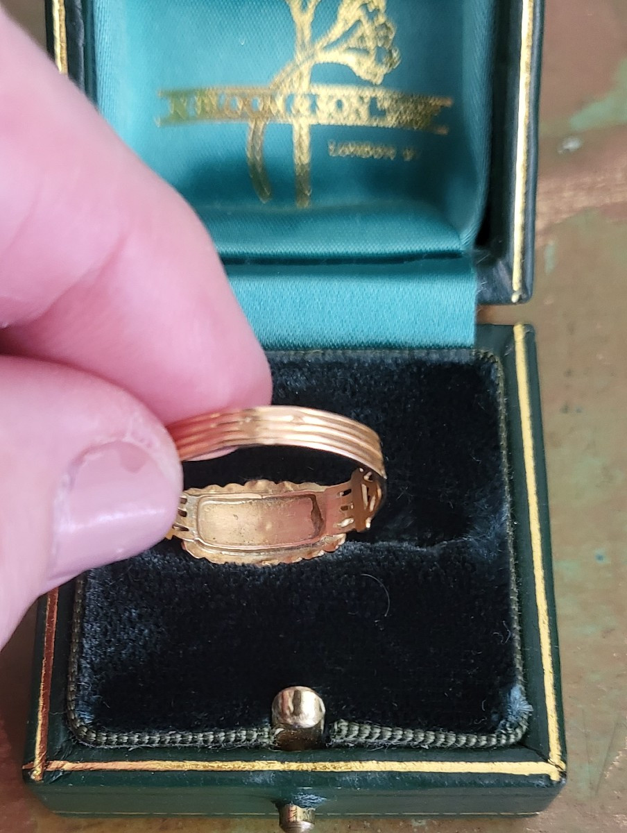 Louis-phillipe 18ct Gold Ring Set With Small Fine Seed Pearls-photo-5