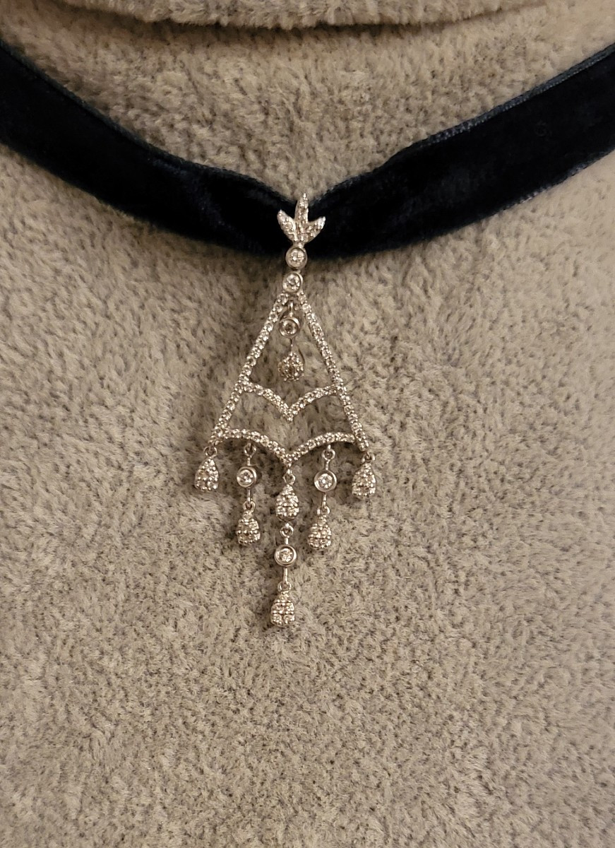 Boucles d'oreilles et Pendentif en Or blanc 18ct serties de 0.87ct de Diamants -photo-3