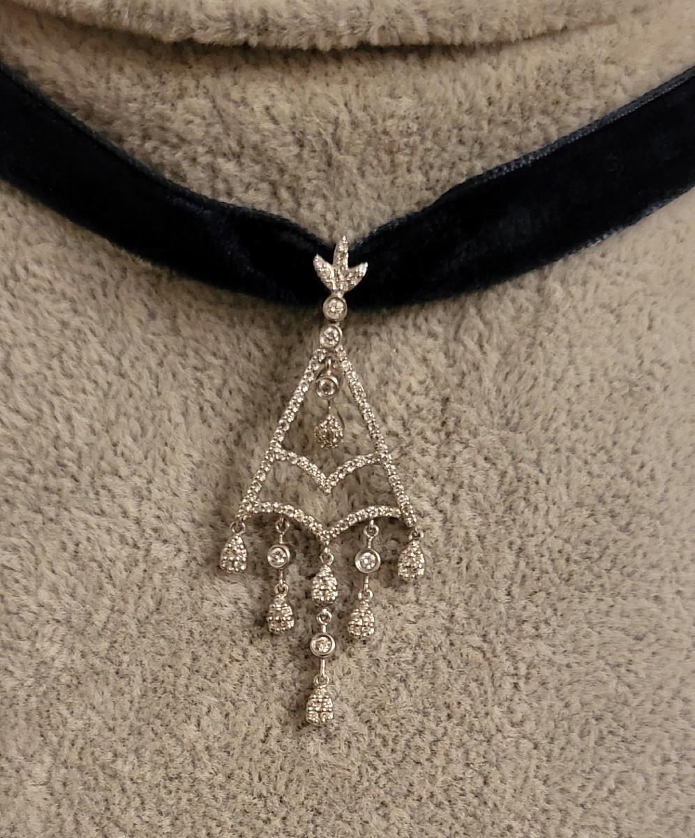 Boucles d'oreilles et Pendentif en Or blanc 18ct serties de 0.87ct de Diamants -photo-7