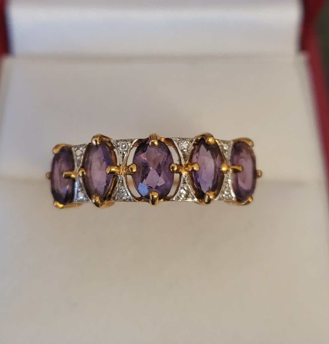 Joli Jarretiére - Bague en Or Jaune 18ct, Améthystes et petits Diamants -photo-4