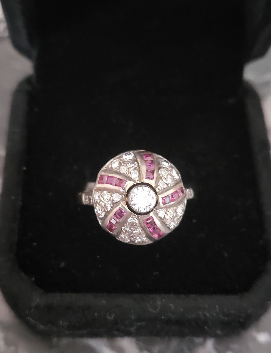 Art Déco Bague Bombée serti Des Rubis et Diamants -photo-6