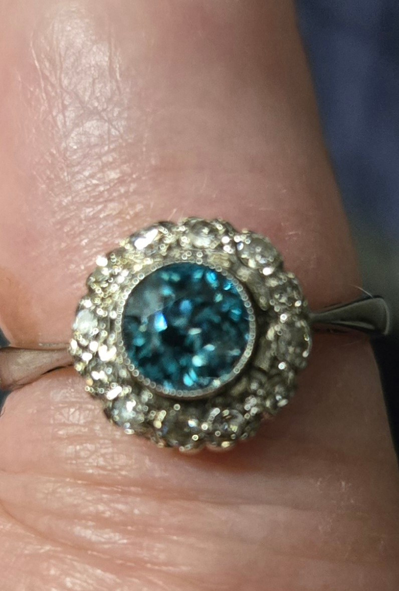 Bague  Art Déco en Or blanc 18ct, sertie d'un Zircon Bleu et Diamants -photo-2