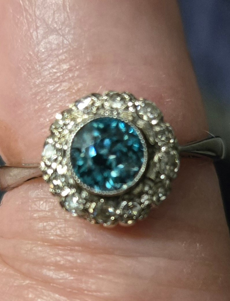 Bague  Art Déco en Or blanc 18ct, sertie d'un Zircon Bleu et Diamants -photo-1