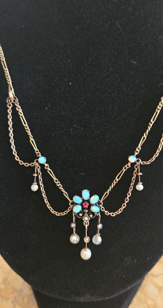 An Edwardian Festoon/swag Necklace In 9ct Gold With Opals-photo-2