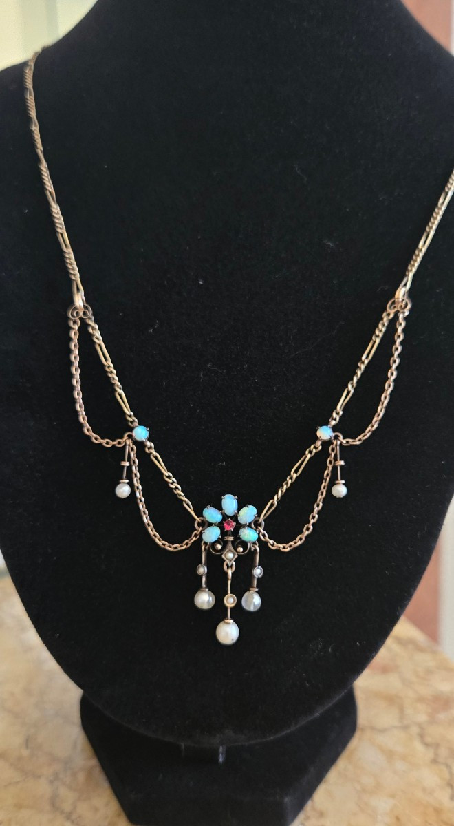 An Edwardian Festoon/swag Necklace In 9ct Gold With Opals-photo-3