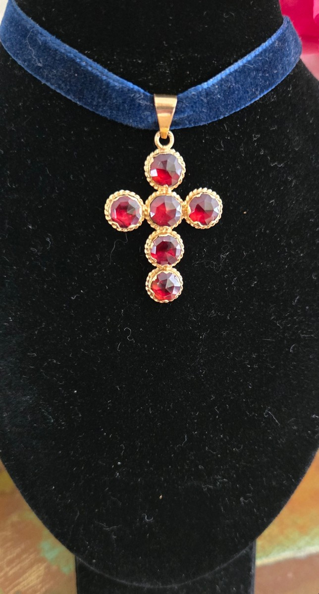 Cross - 18ct Gold Perpignan Garnets-photo-3
