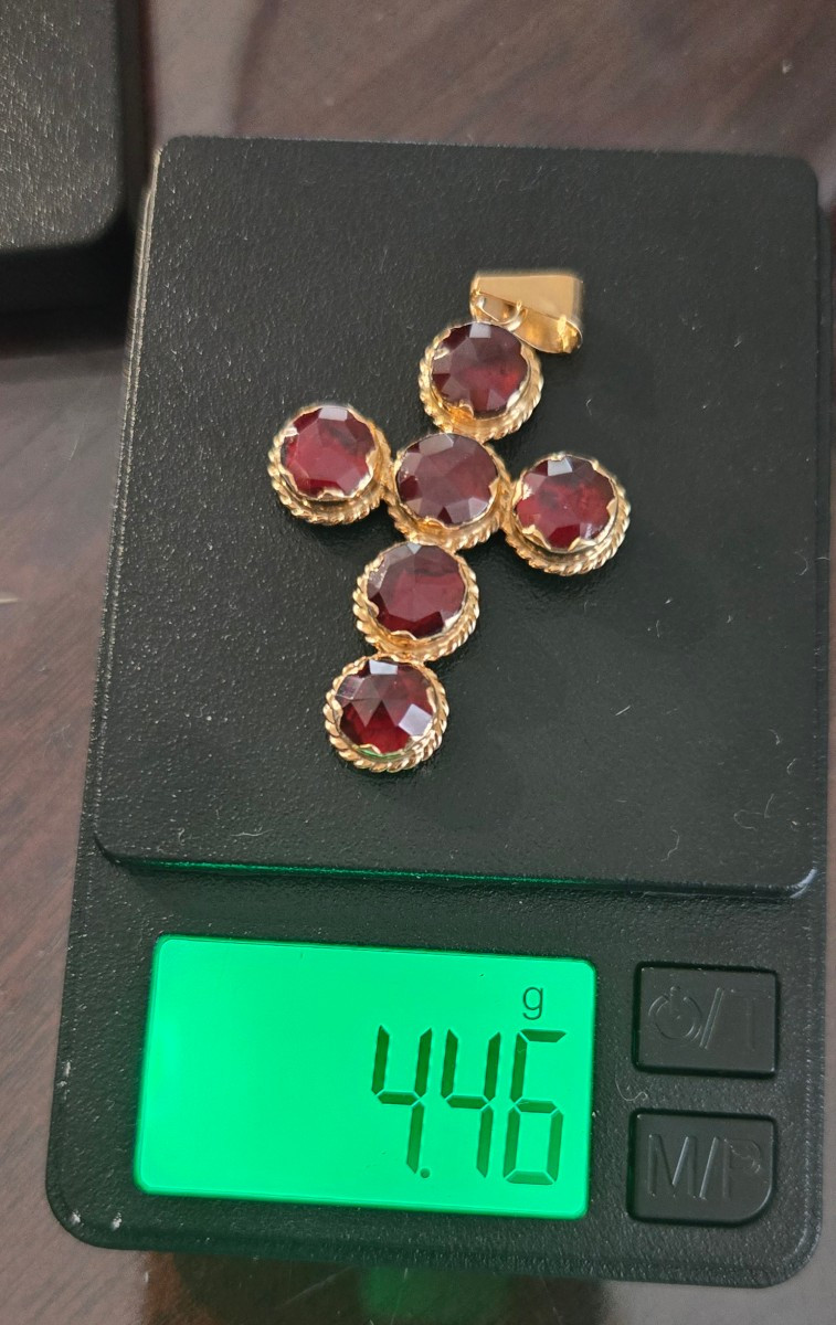 Cross - 18ct Gold Perpignan Garnets-photo-4