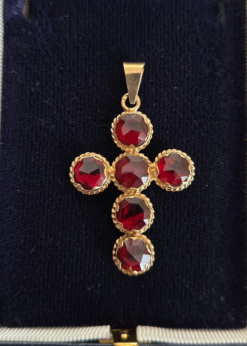 Cross - 18ct Gold Perpignan Garnets