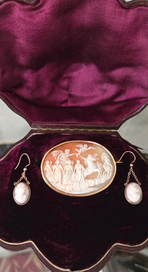 Antique Earrings, Set With Cameos In Gold-photo-3