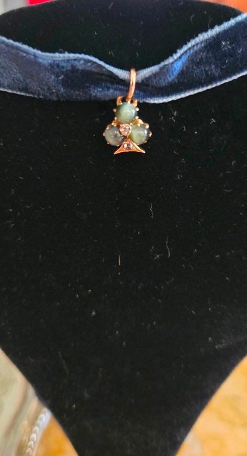 Clover Shape Charm/pendant, 18ct Gold, Cat's Eye And Diamonds-photo-2