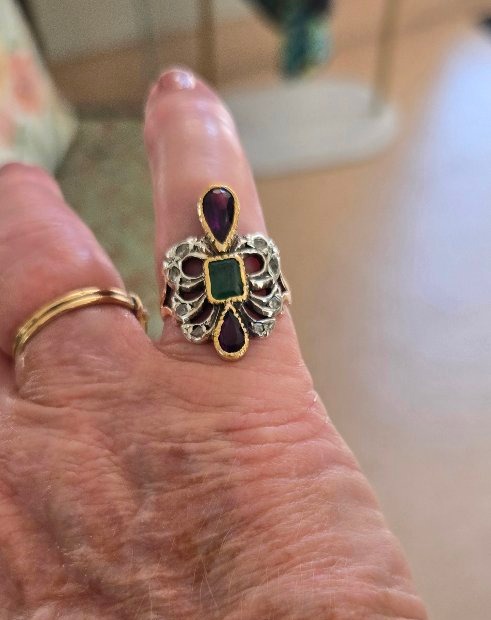 Art Nouveau Ring In 18-karat Gold And Silver, Set With Amethysts, Diamonds, And An Emerald-photo-5