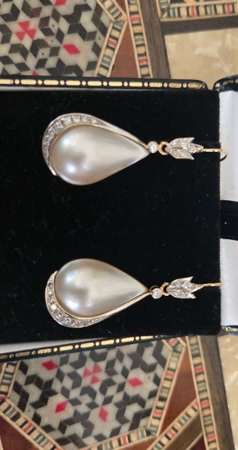 18k Gold Earrings, Set With A Pearl And Diamonds -photo-2