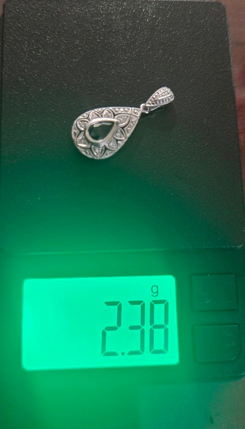 Pendentif Vintage en Or Blanc 18ct orné d'une Saphir et de 8 Diamants -photo-8