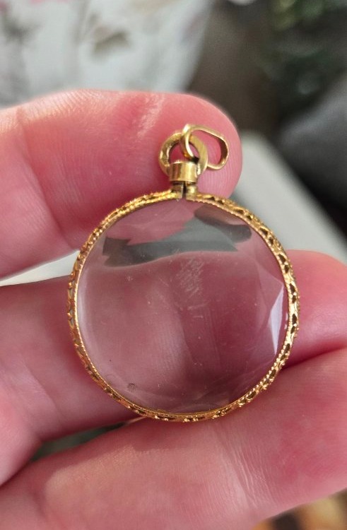 An Antique 18-karat Gold Photo Locket -photo-2