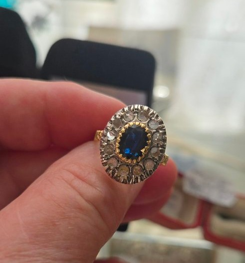 Bague Ancienne en Or 18ct,ornée d'un Saphir bleu et de Diamants  -photo-4