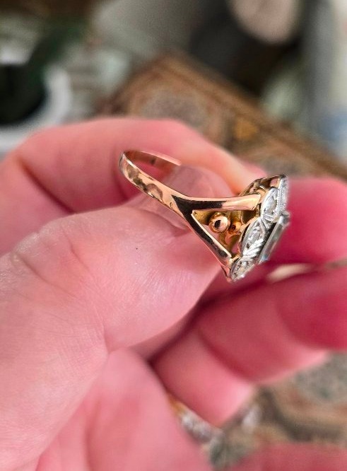Antique 18-carat Gold Ring, Set With An Aquamarine And Diamonds -photo-4