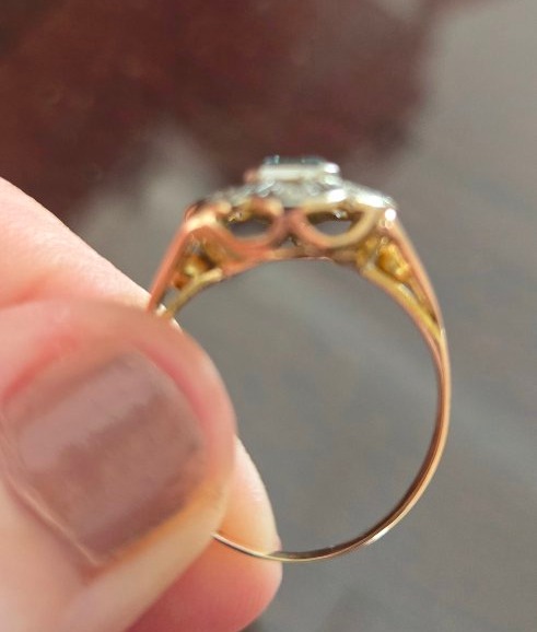 Antique 18-carat Gold Ring, Set With An Aquamarine And Diamonds -photo-1